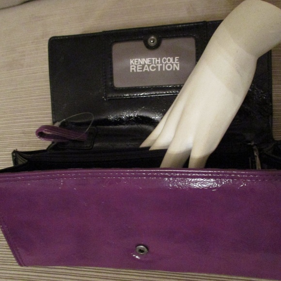 NWOT KENNETH COLE REACTIONS Wallet Wristlet Clutch - Picture 6 of 8